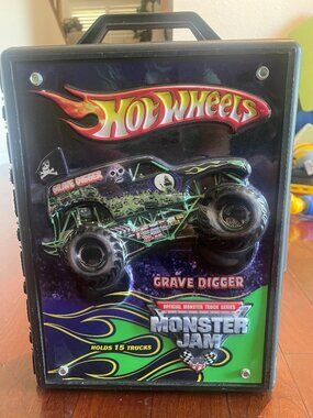 Hot Wheels Monster Jam Grave Digger Storage Case + 15 Trucks